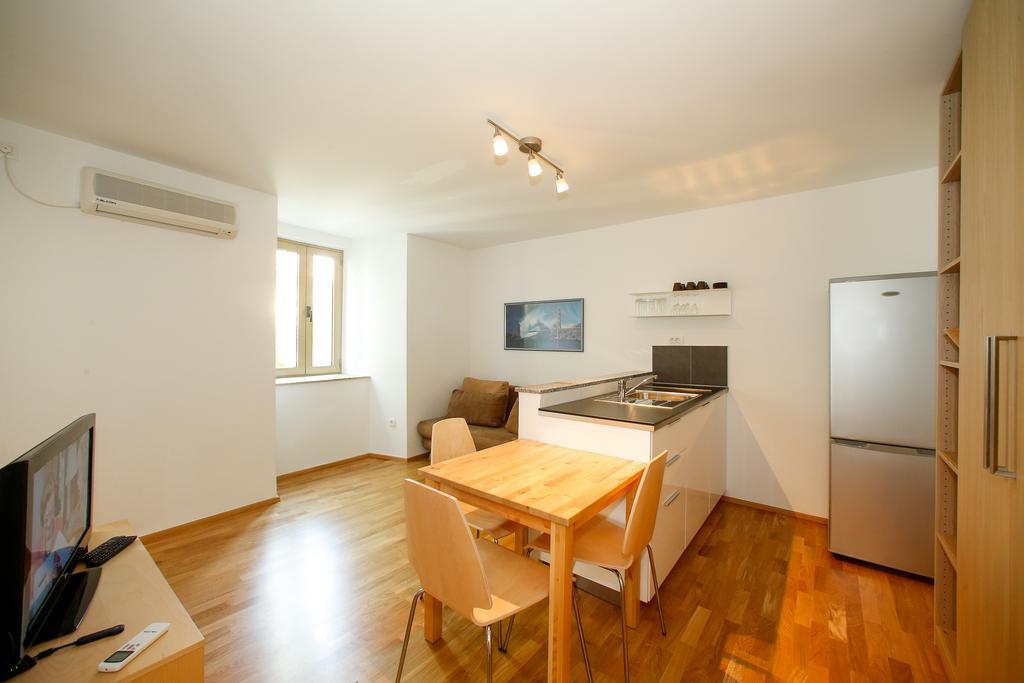 Apartments Harbour Senj  Habitación foto